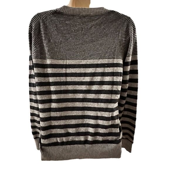 J. Crew ~ Black and grey striped crew neck sweater ~ merino wool blend ~ size M - Picture 2 of 10